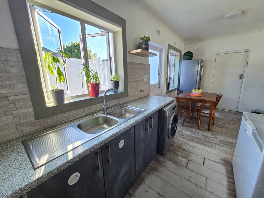 3 Bedroom Property for Sale in Kenwyn Western Cape
